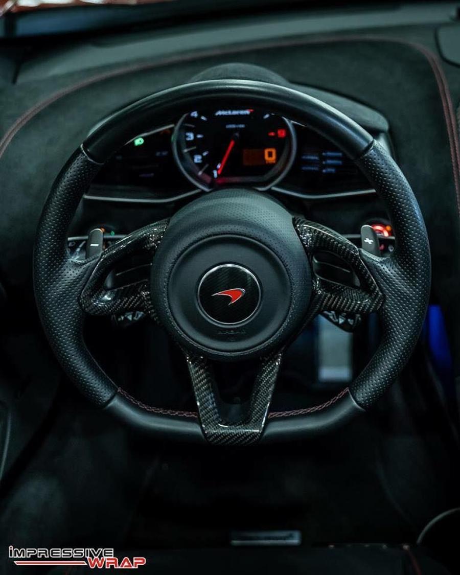 Панель приборов McLaren 650S by Impressive Wrap 2018 года  (фото 7 из 7)